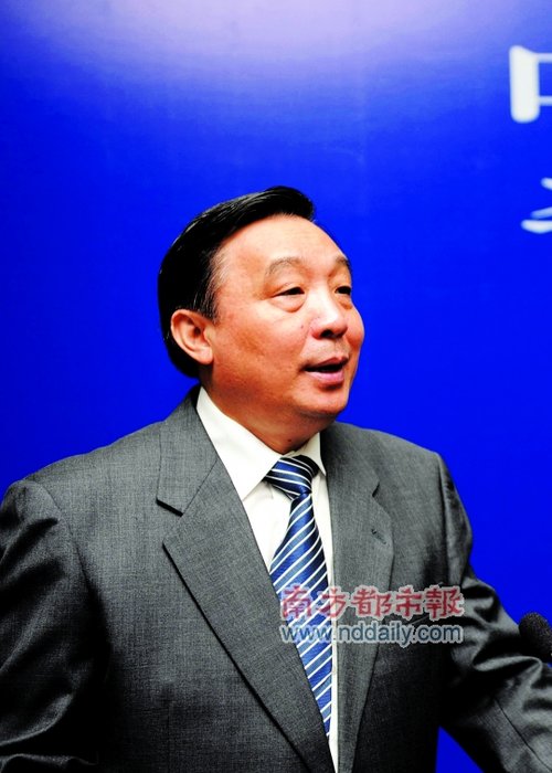 ���°��״�ȷ���ƶ�����ʵ����